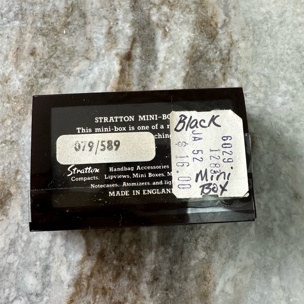 Stratton Pill Box Made in England NEW - Picture 2 of 5
